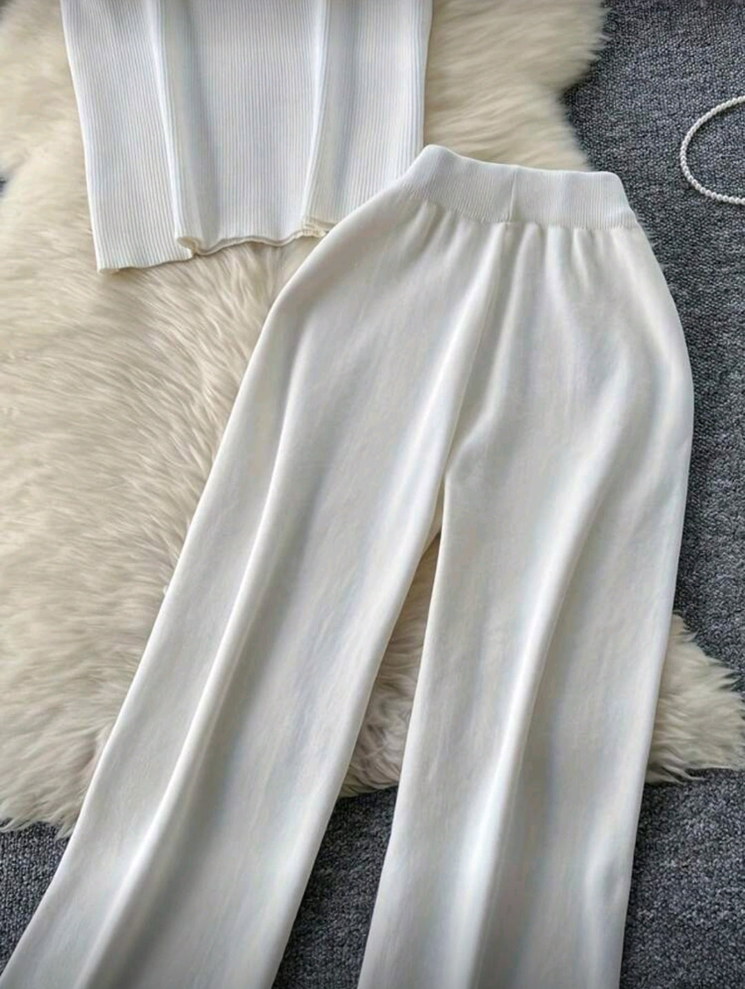 Set Casual y Elegante Blanco con Franjas Negras