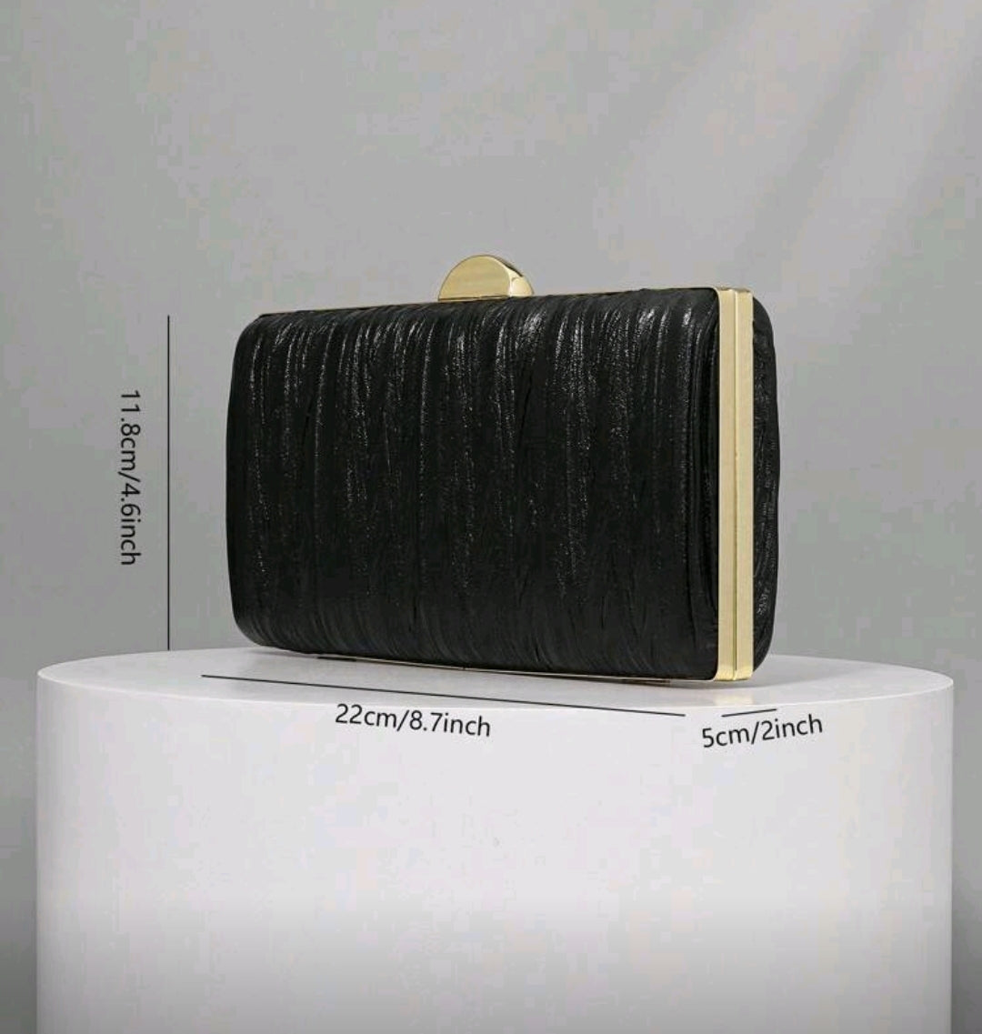 Cartera clutch OpulAura Negra con bordes Dorados