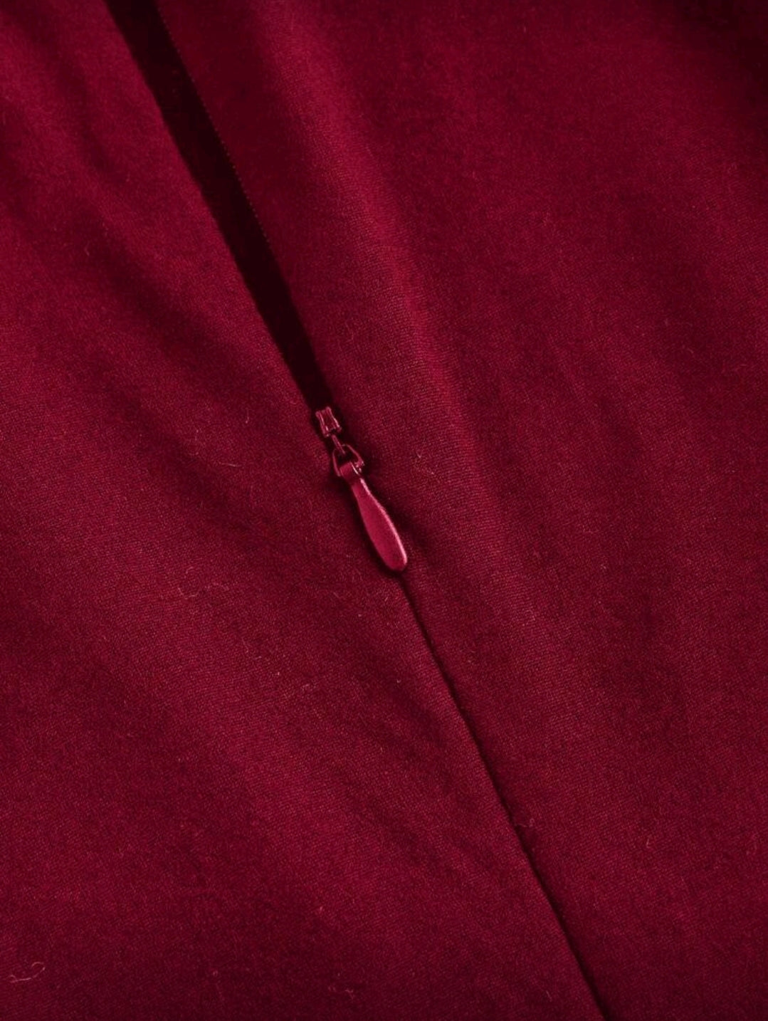 Jumpsuit Rojo de Pierna Ancha con Cinturón