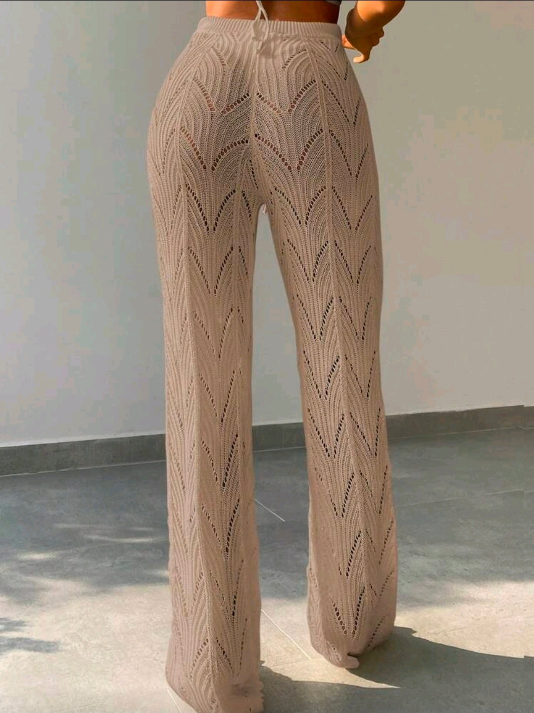 Salida de baño beige estilo pantalón