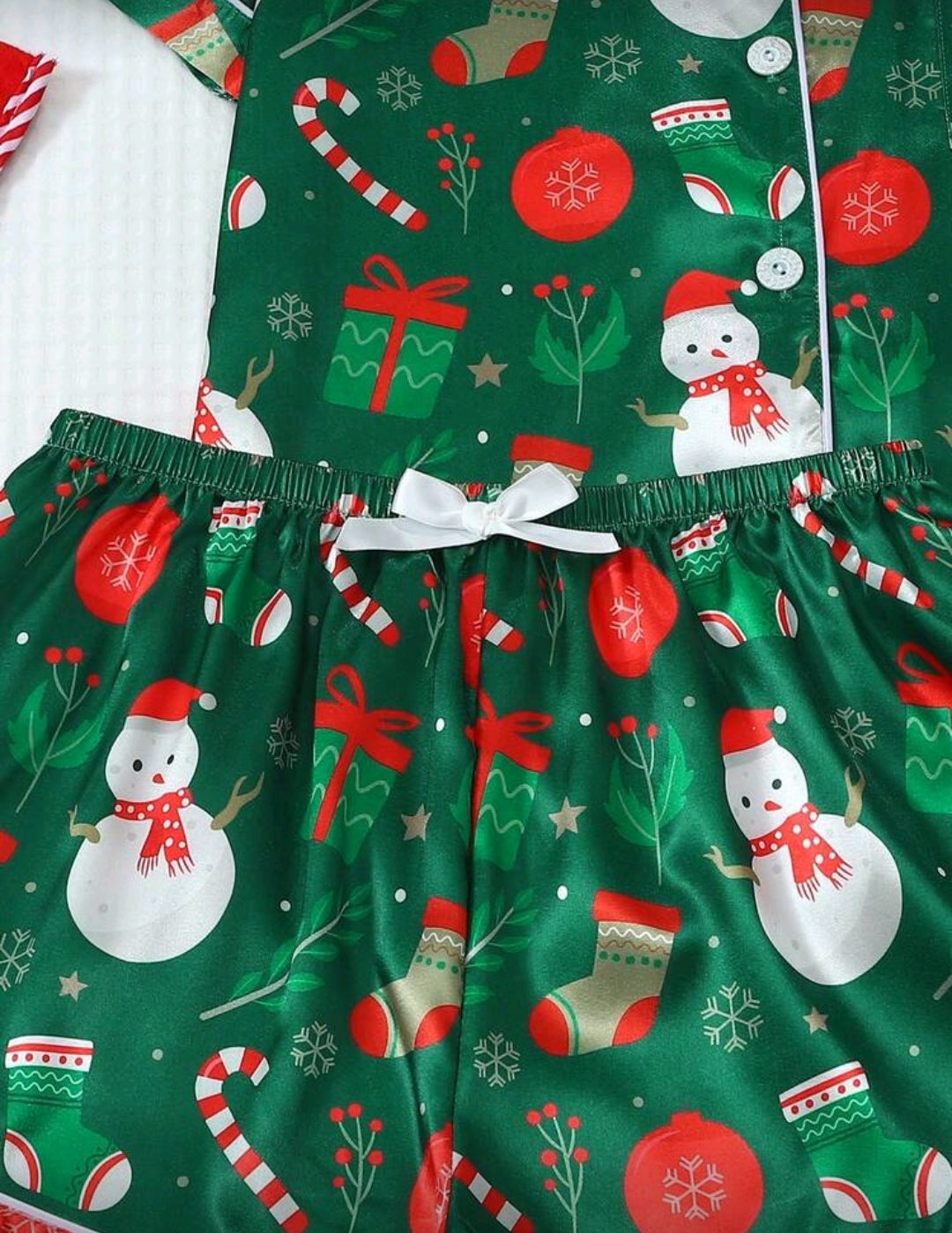 Pijama Navideña Verde de Mujer con detalles Rojos y Blancos