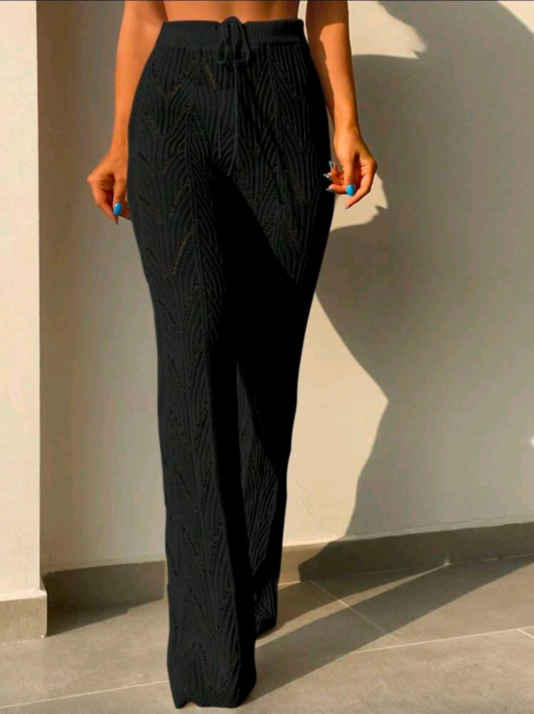 Salida de baño negra estilo pantalón