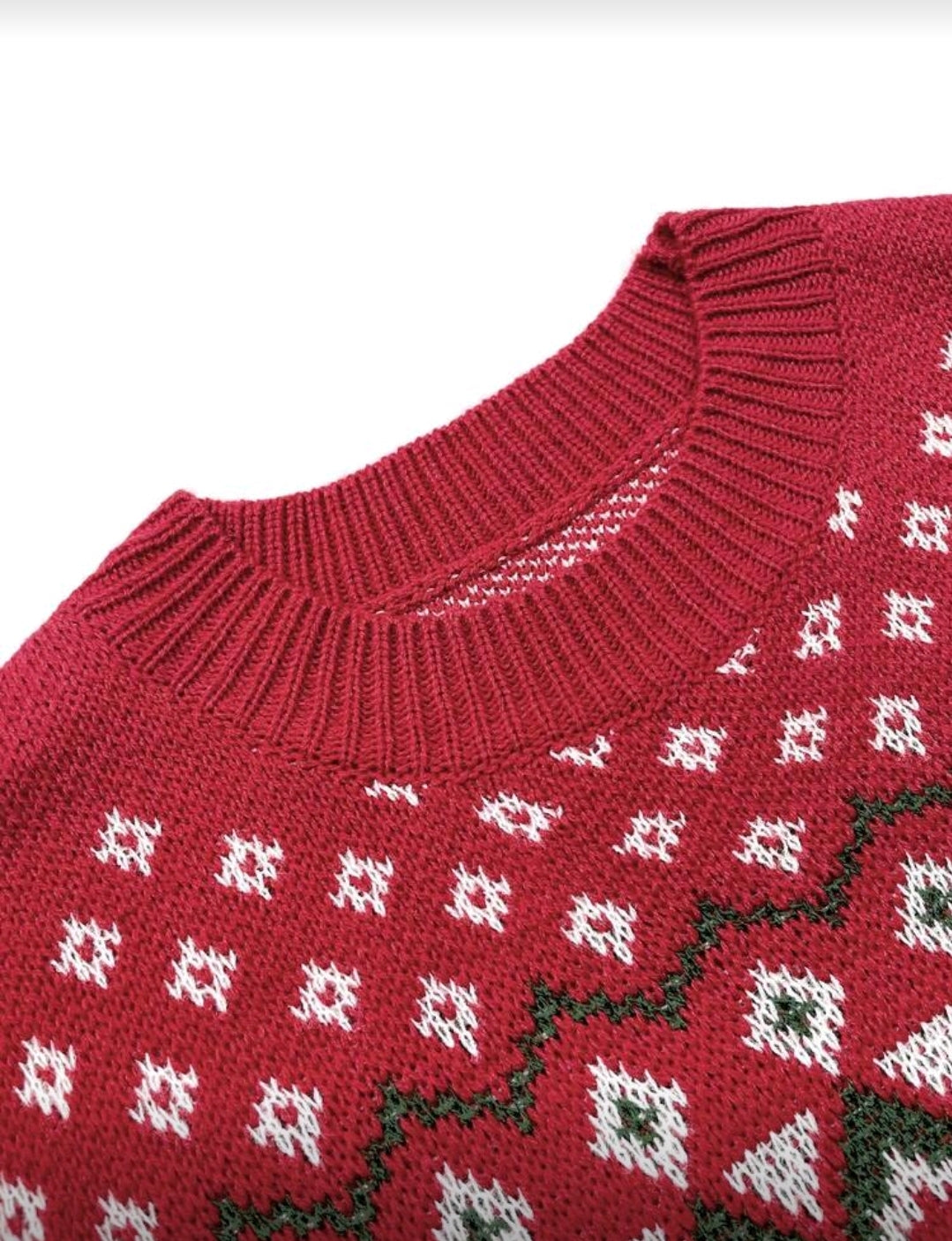 Suéter Rojo de Renos y Copo de Nieve Blancos