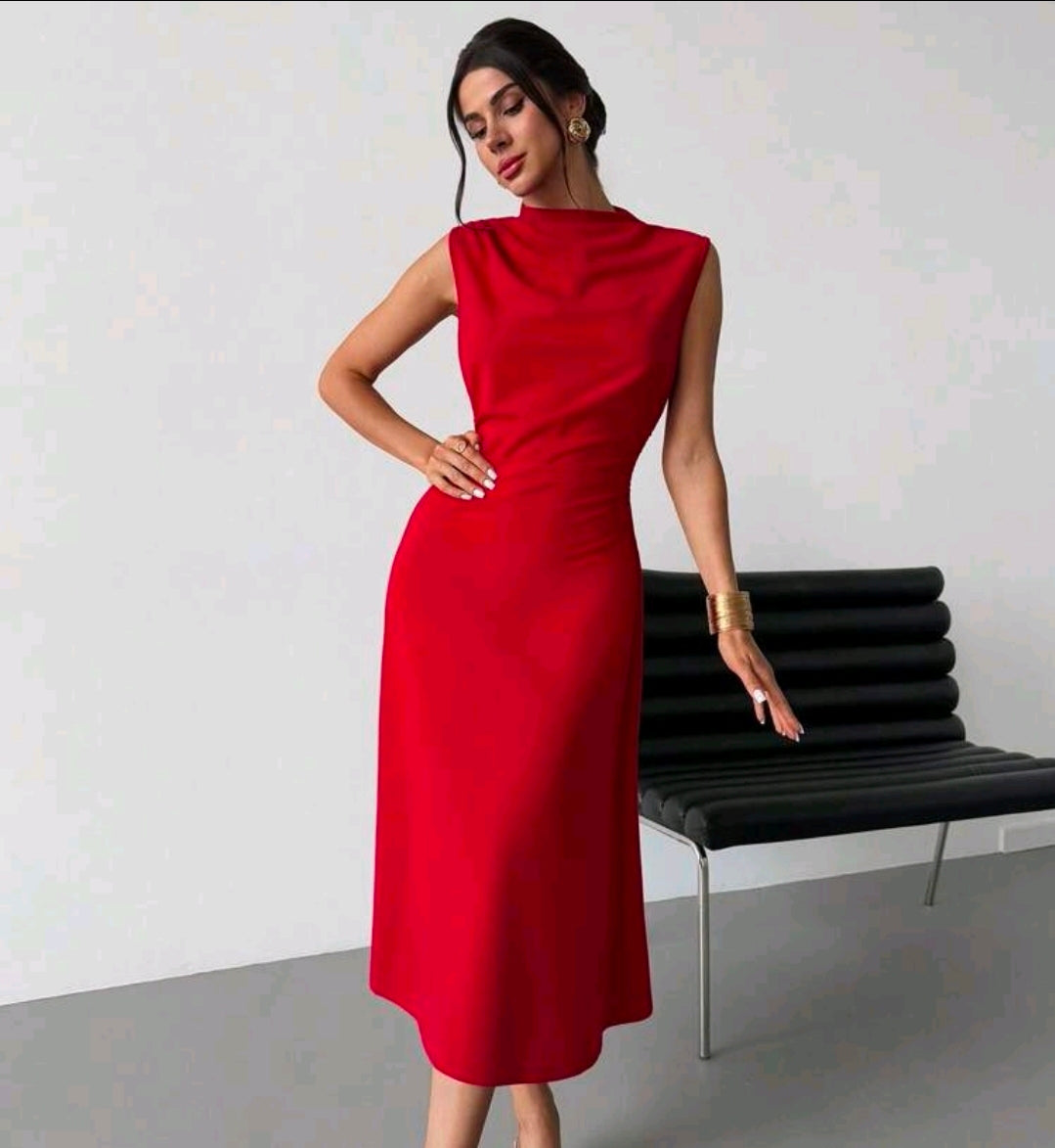 Vestido rojo largo plisado sin mangas