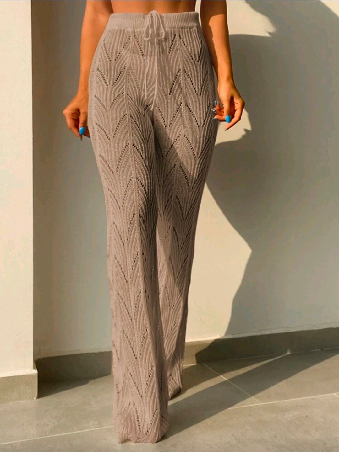 Salida de baño beige estilo pantalón