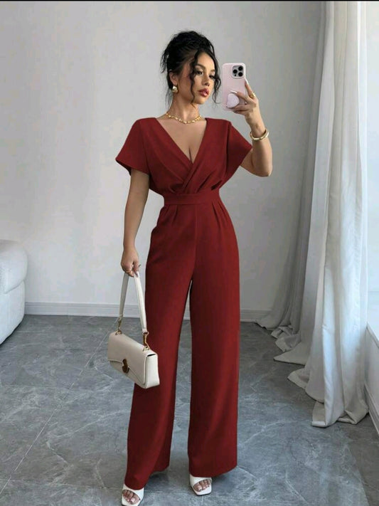 Jumpsuit rojo con pliegues a la cintura